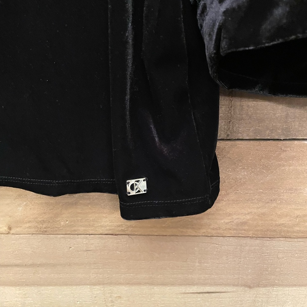 Calvin Klein Women's Black Velvet Top - Picture 3 of 10